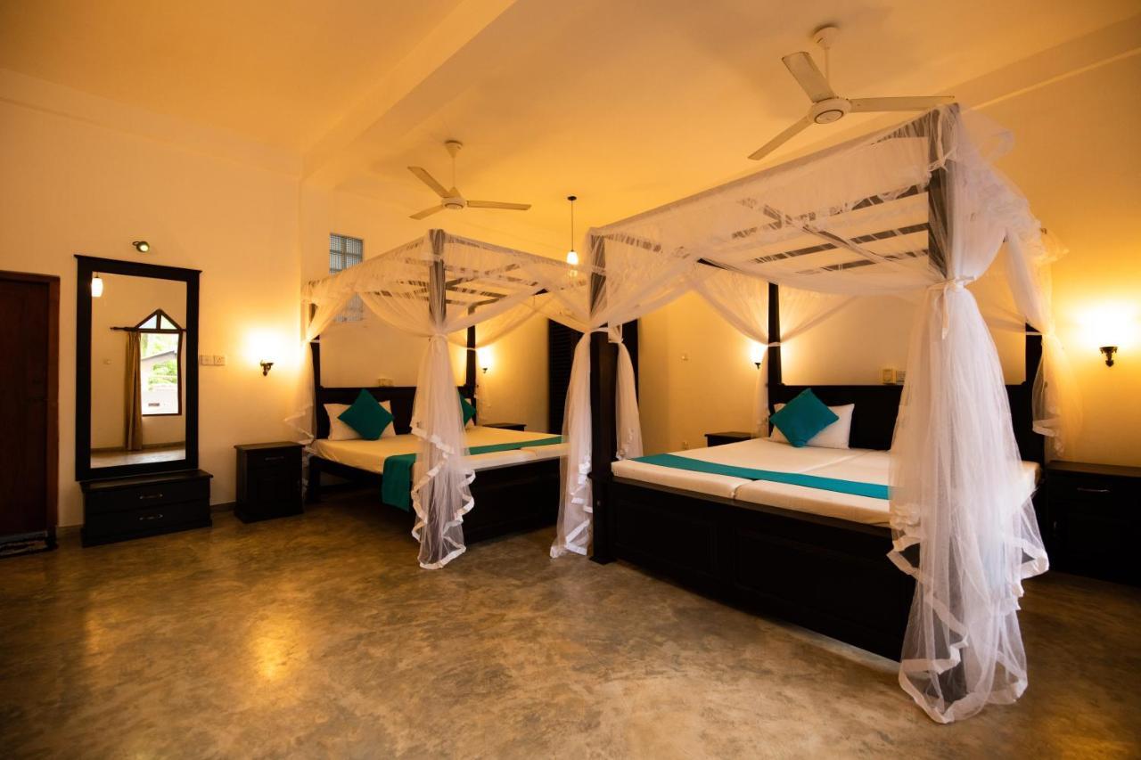 International Beach Hotel & Restaurant Hikkaduwa Dış mekan fotoğraf