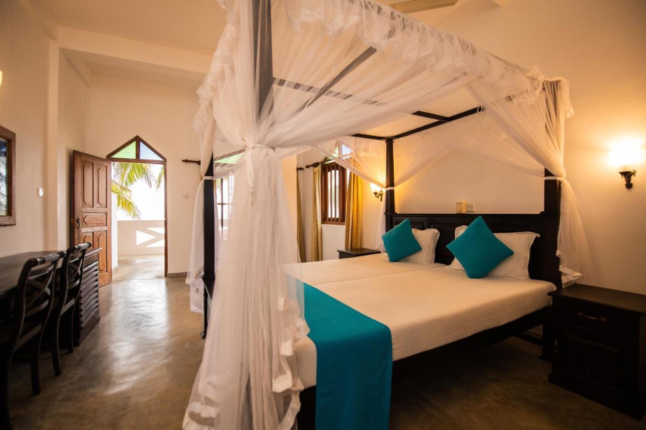 International Beach Hotel & Restaurant Hikkaduwa Dış mekan fotoğraf