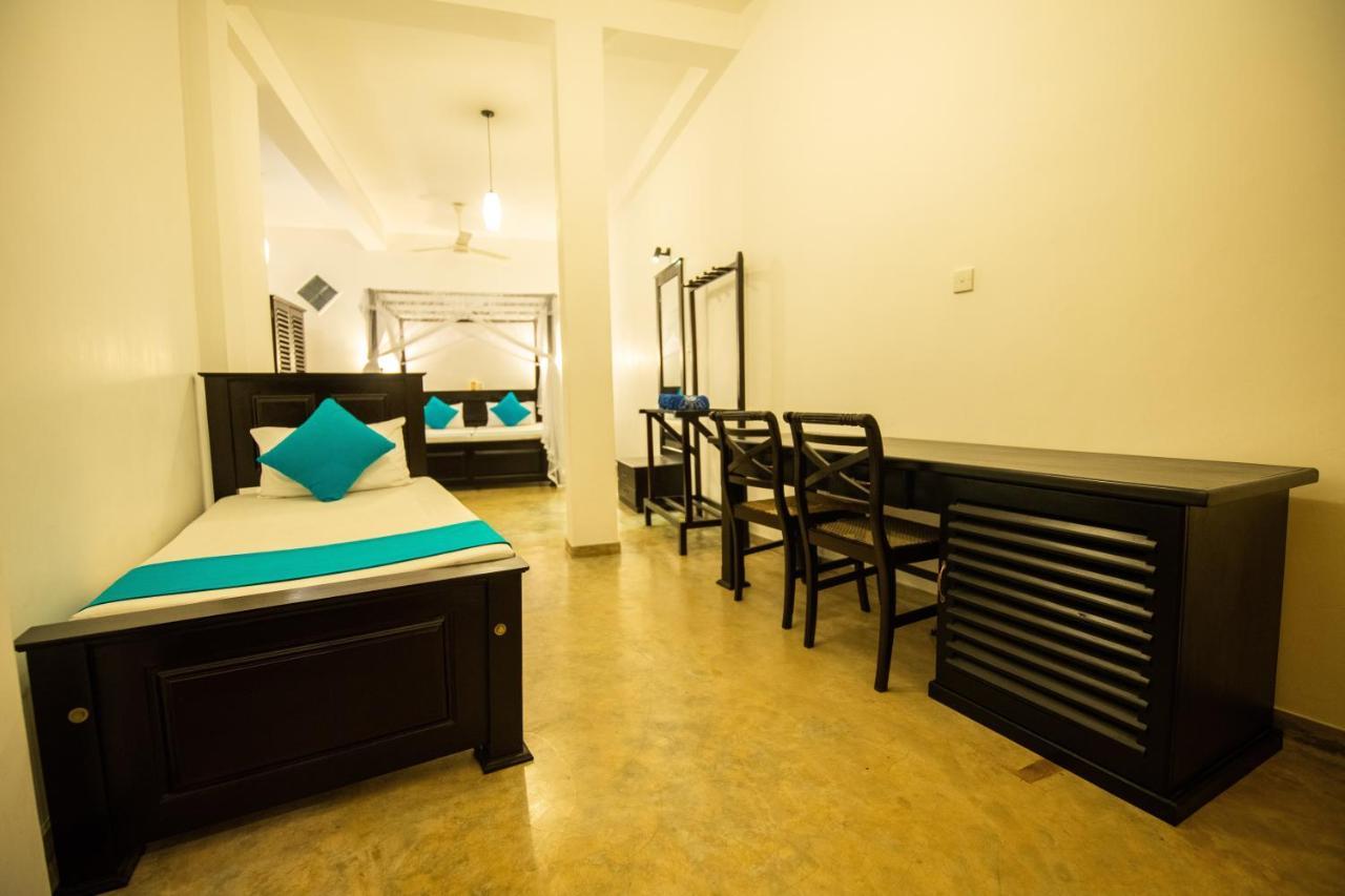 International Beach Hotel & Restaurant Hikkaduwa Dış mekan fotoğraf
