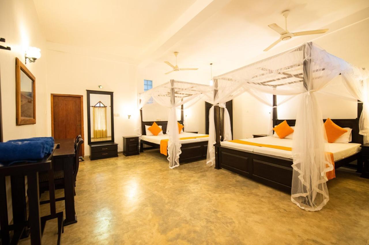 International Beach Hotel & Restaurant Hikkaduwa Dış mekan fotoğraf