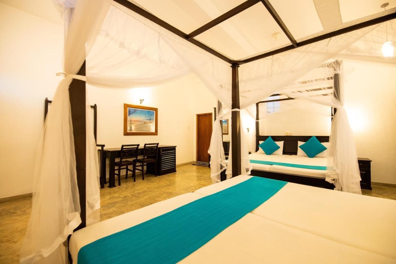 International Beach Hotel & Restaurant Hikkaduwa Dış mekan fotoğraf
