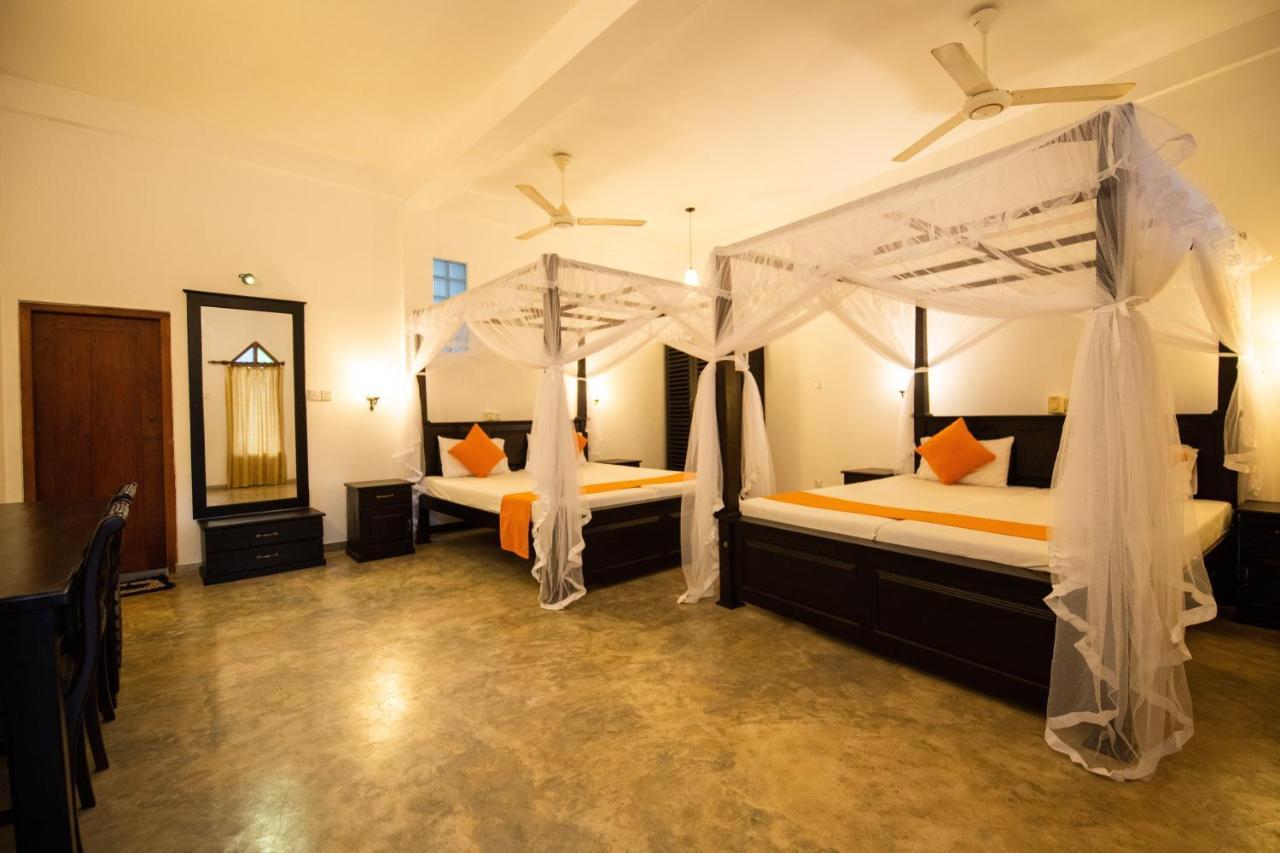 International Beach Hotel & Restaurant Hikkaduwa Dış mekan fotoğraf