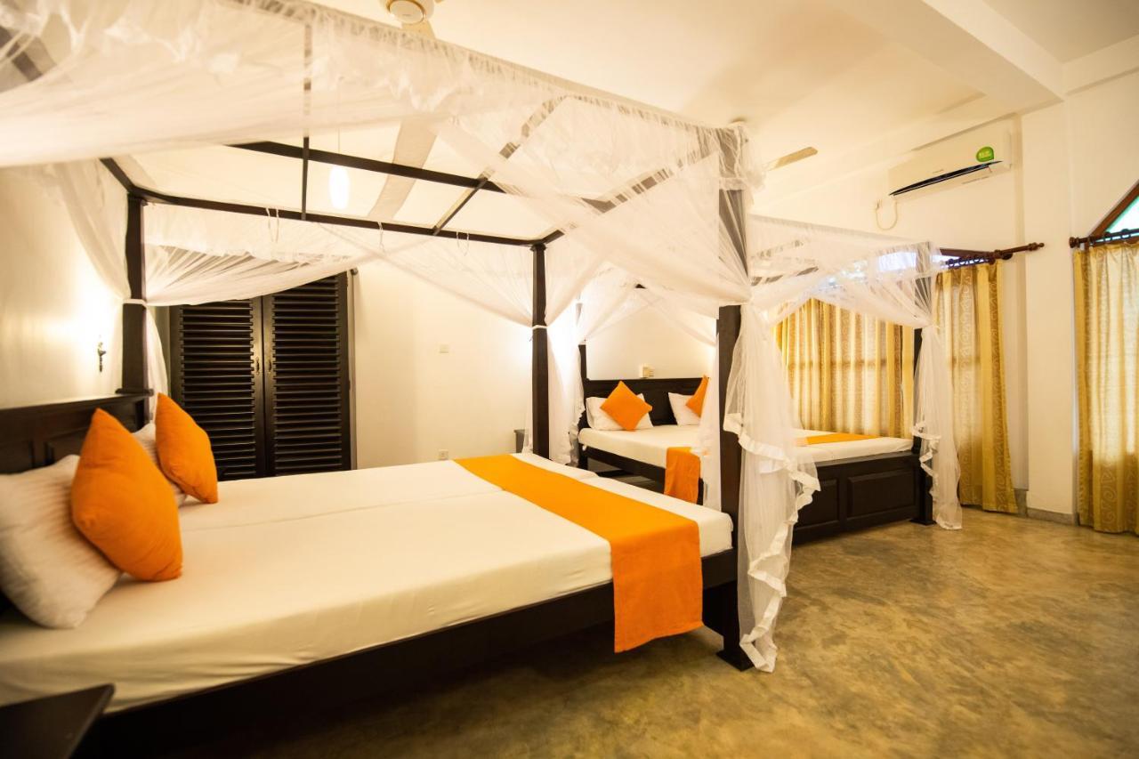 International Beach Hotel & Restaurant Hikkaduwa Dış mekan fotoğraf