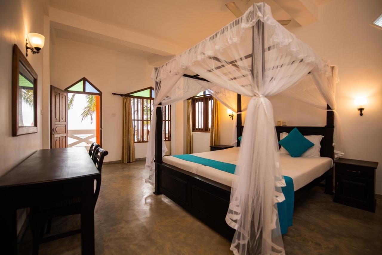 International Beach Hotel & Restaurant Hikkaduwa Dış mekan fotoğraf