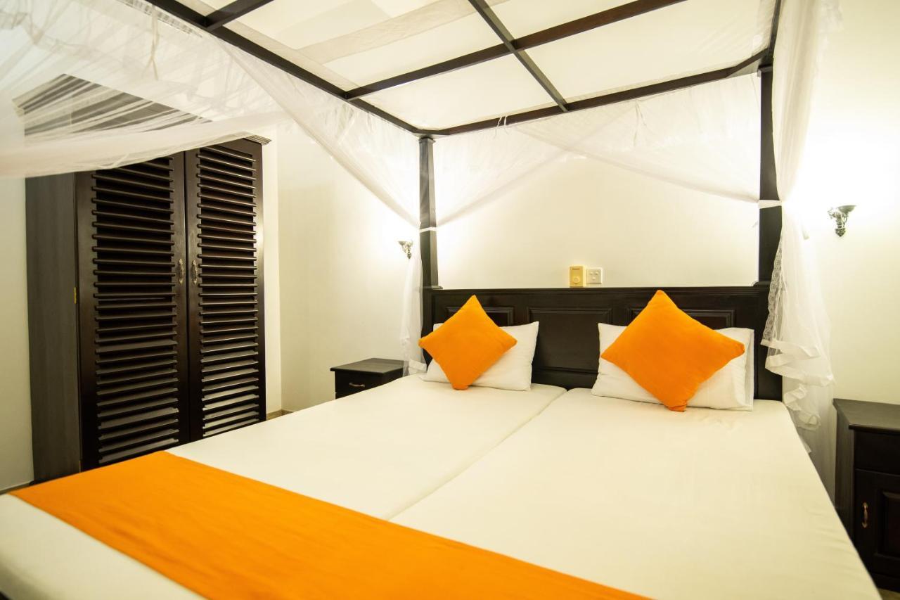 International Beach Hotel & Restaurant Hikkaduwa Dış mekan fotoğraf