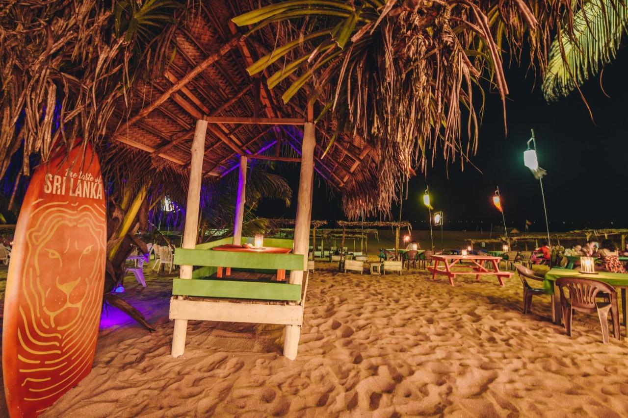 International Beach Hotel & Restaurant Hikkaduwa Dış mekan fotoğraf