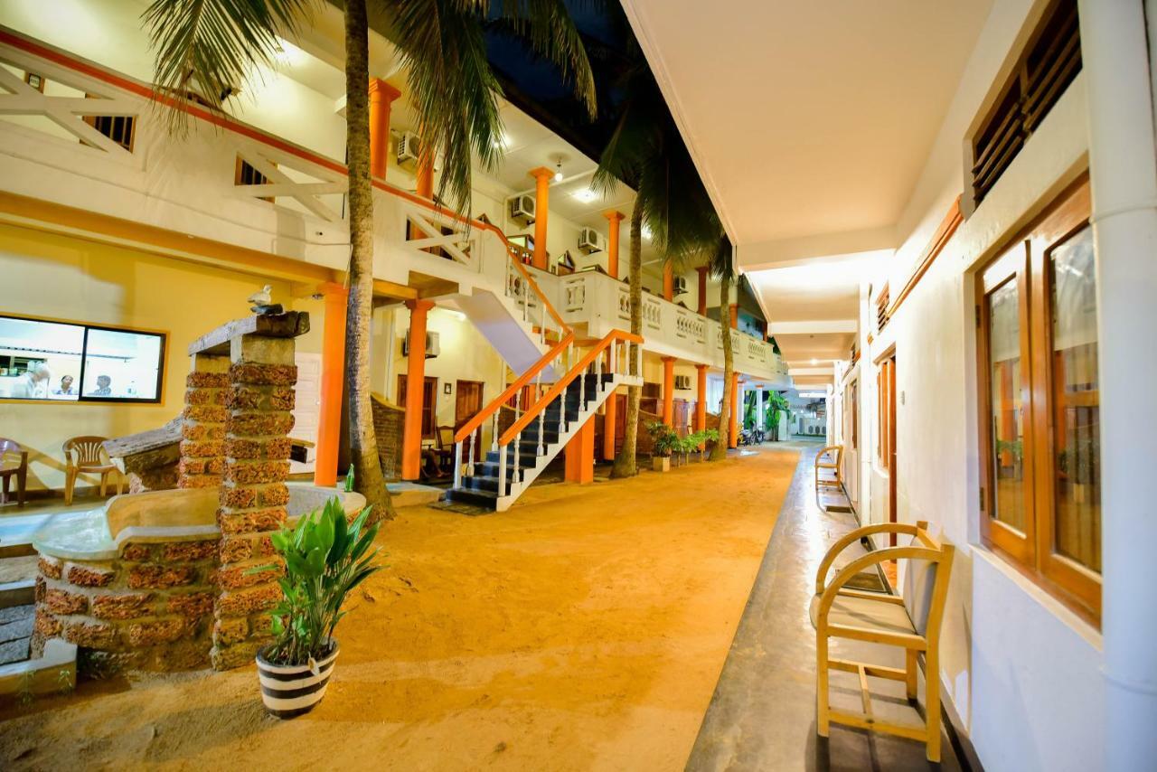 International Beach Hotel & Restaurant Hikkaduwa Dış mekan fotoğraf