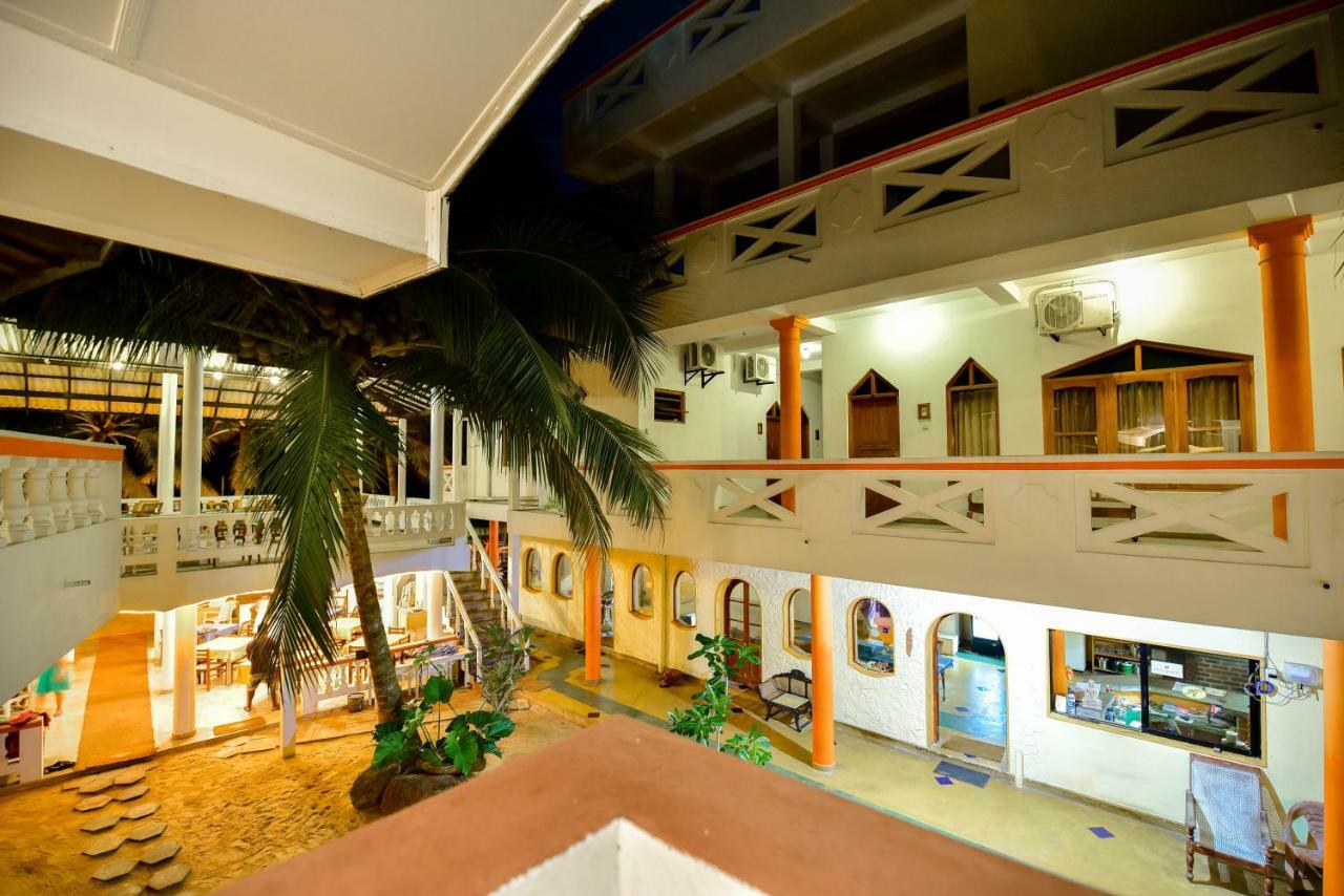 International Beach Hotel & Restaurant Hikkaduwa Dış mekan fotoğraf