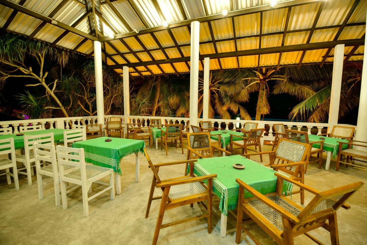 International Beach Hotel & Restaurant Hikkaduwa Dış mekan fotoğraf