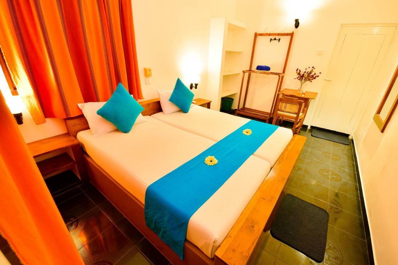 International Beach Hotel & Restaurant Hikkaduwa Dış mekan fotoğraf